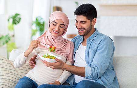 couple-eating-healthy-foods-mobile